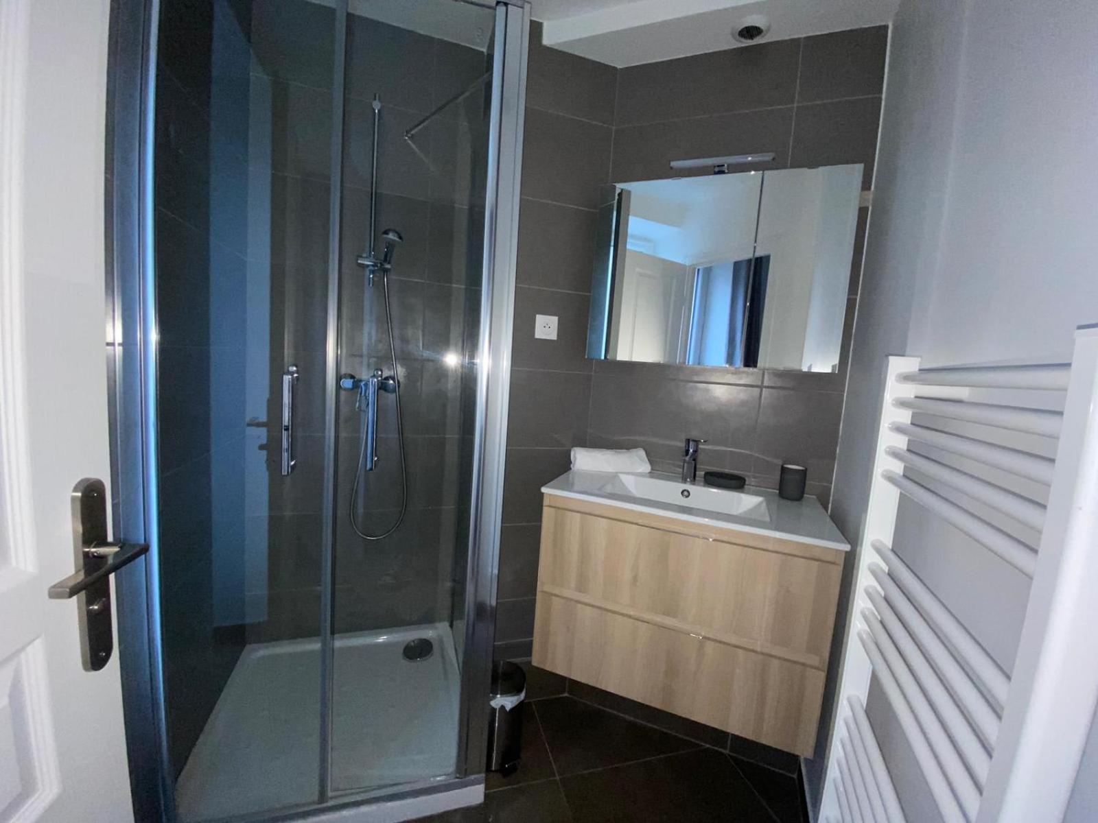 3 Pieces 55m2 Proche Metro - 15 - 4p - Flat-guest * Parijs